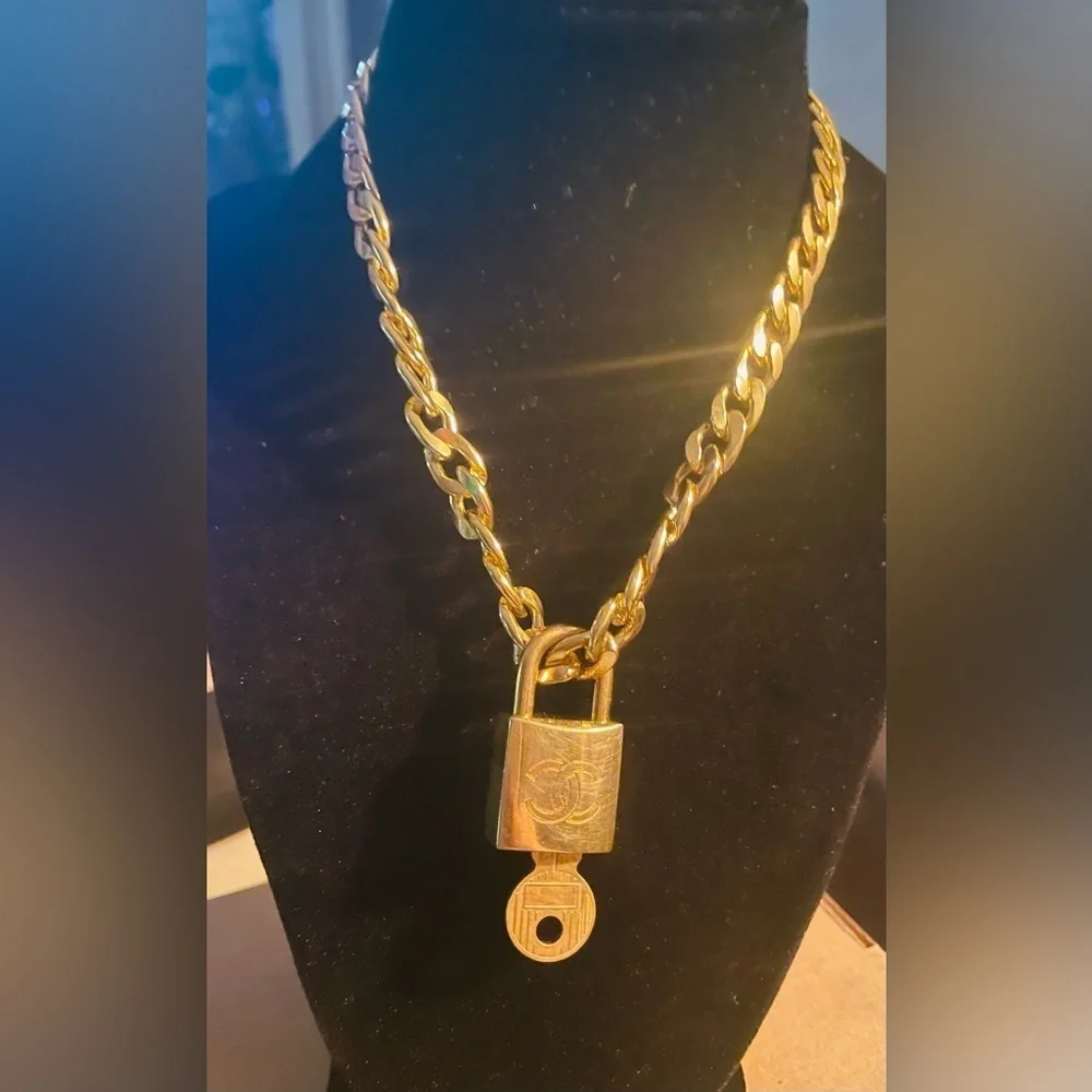 “Host Pick” CHANEL VTG Authentic Padlock & Key Set Rare